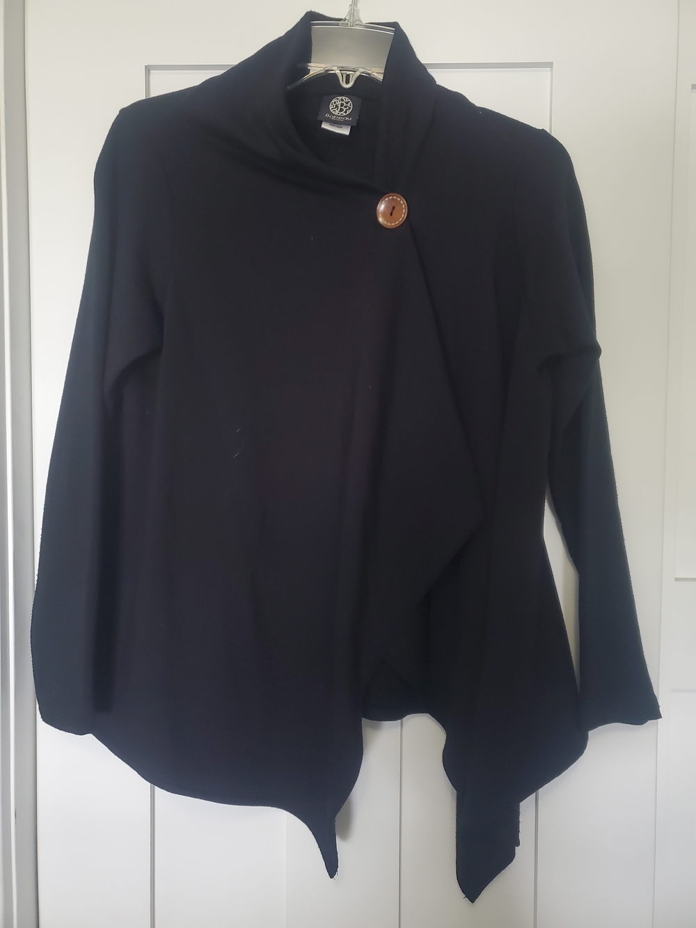 Bobeau Women's Black Knit Cardigan - Black With Brown Button - Petite Medium